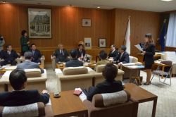 大韓民国慶尚南道議会訪問団が松本議長を表敬訪問館