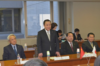 中国・江蘇省人民代表大会常務委員会友好代表団の皆さんが県議会を訪問されました